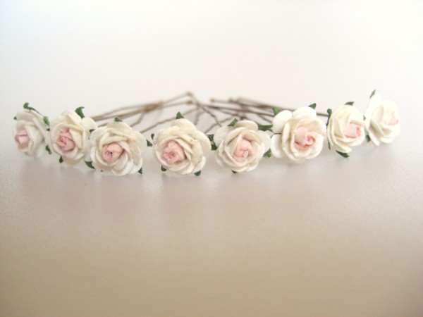  pale cream mini roses with pale peachy pink centres